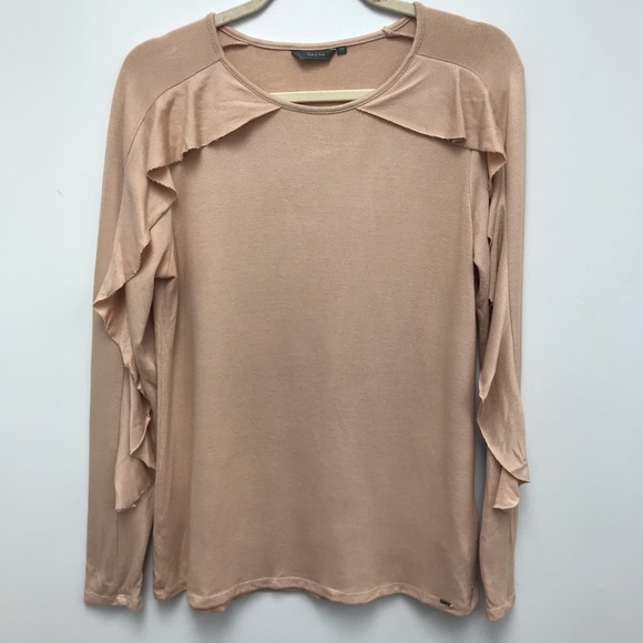 Long-sleeve with Ruffle - Picture 2 of 5